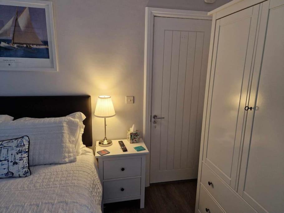 Room On Heath Park Cardiff Eksteriør bilde